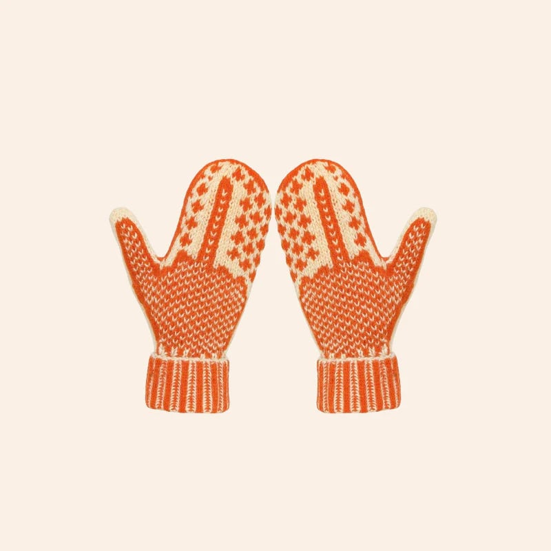 Knitted gloves